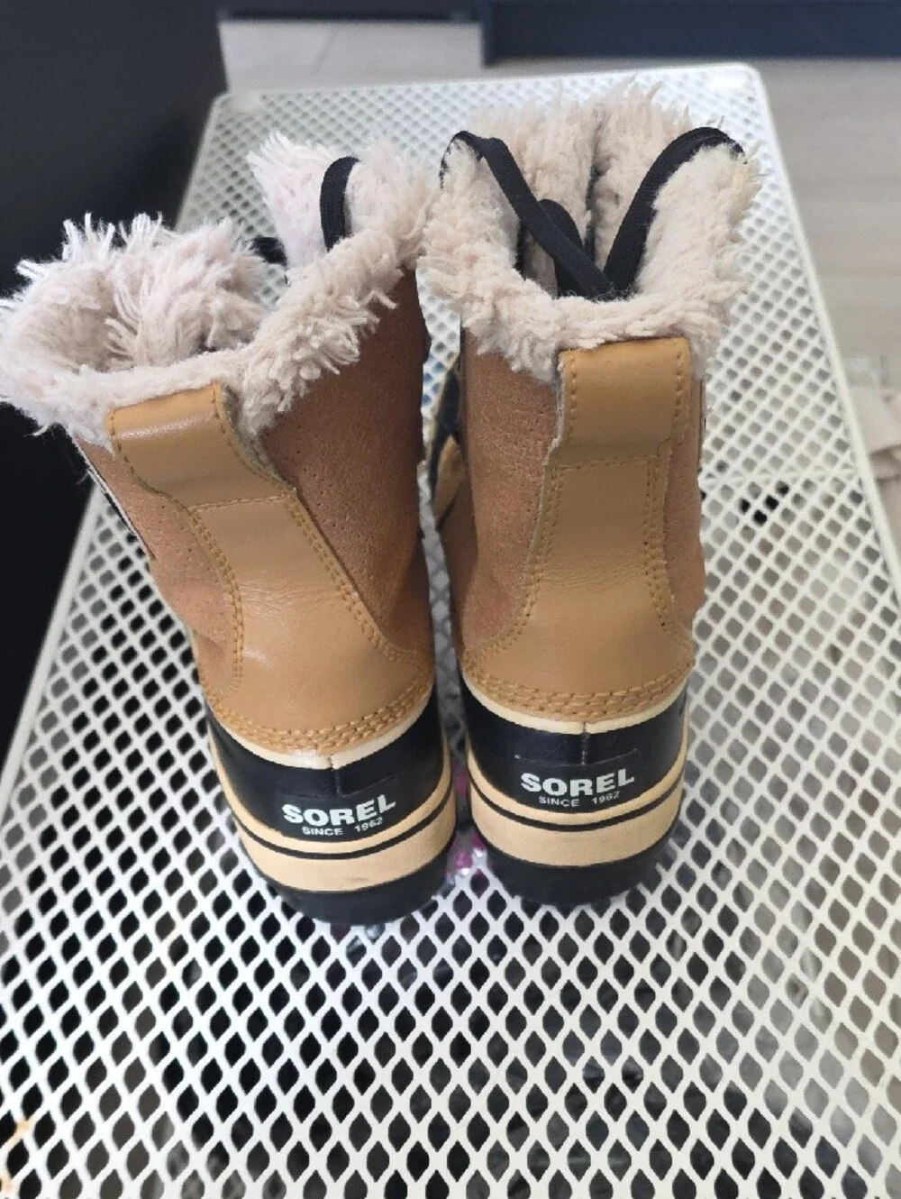 Sorel Tan and Black Winter Boots with Cream Faux Fur - Picture 4 of 9